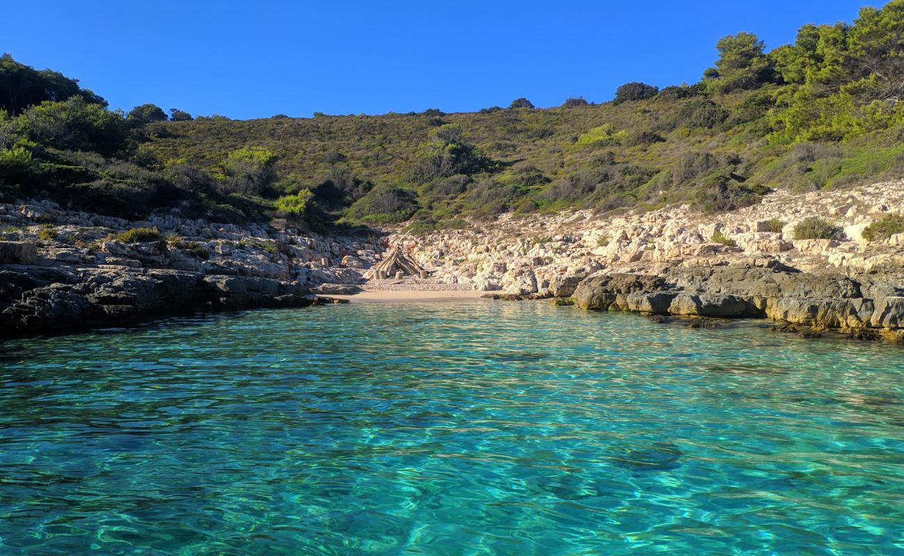 Plaza Perna'in fotoğrafı çakıl ile kum yüzey ile