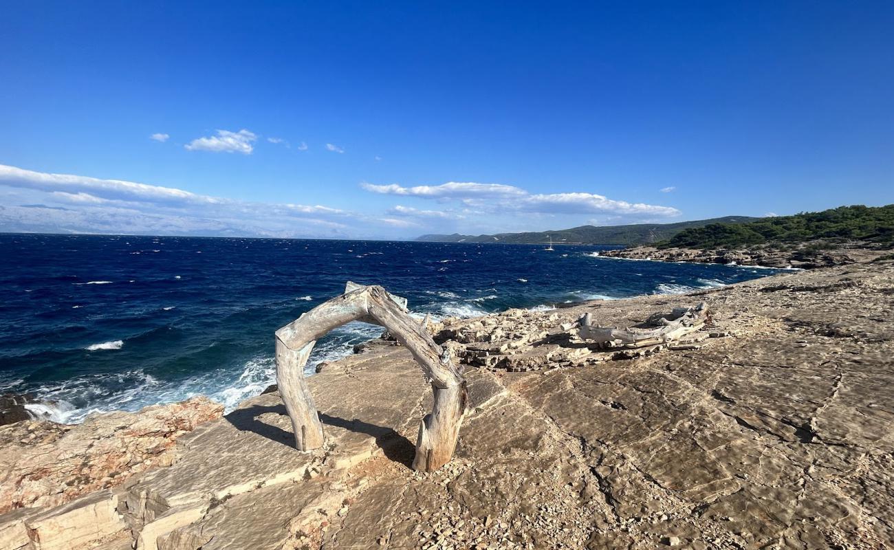 Plaza Kamenjara'in fotoğrafı taşlar yüzey ile