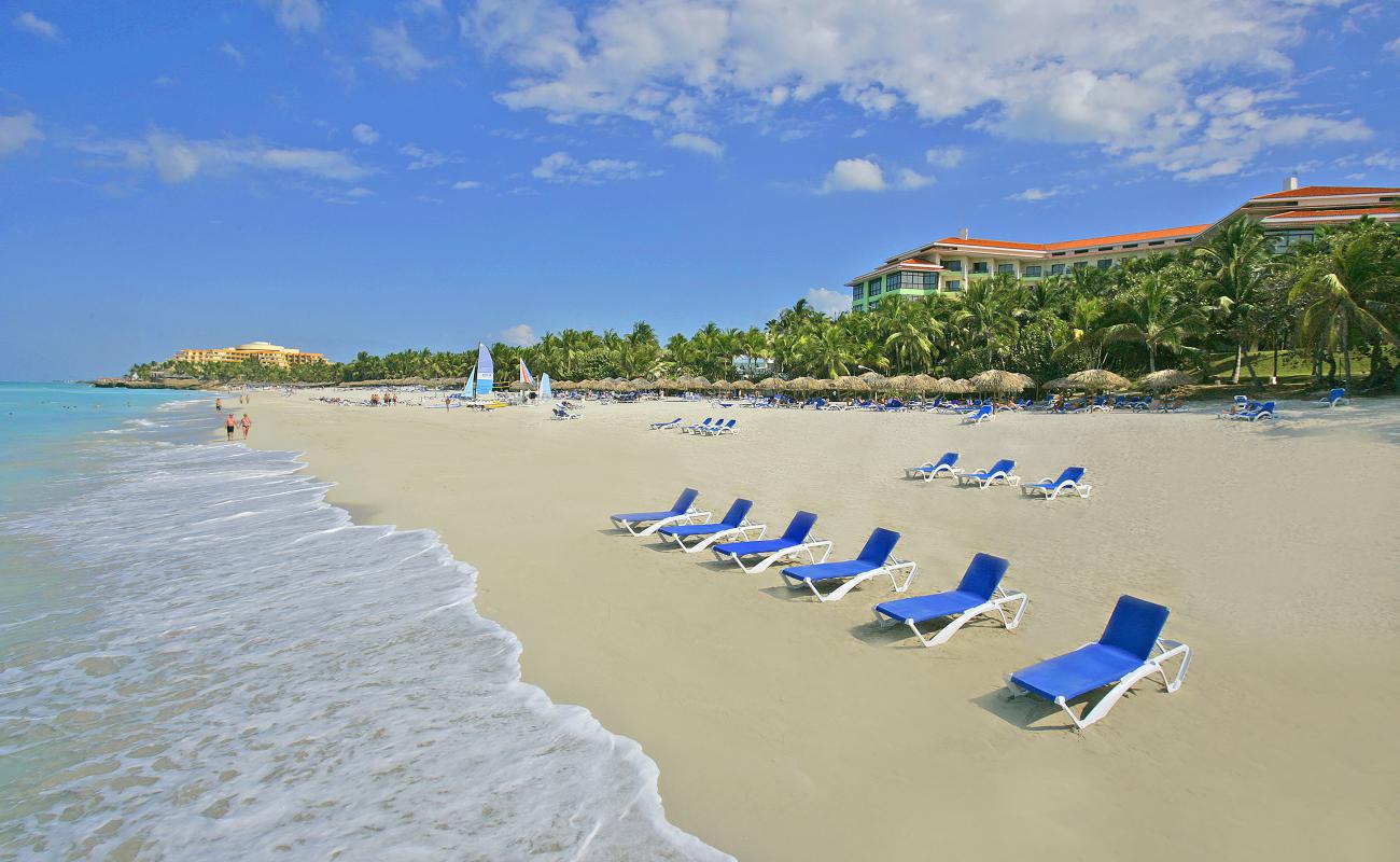 Varadero plajı'in fotoğrafı parlak ince kum yüzey ile