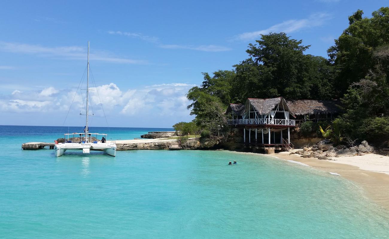 Cayo Saetia beach'in fotoğrafı parlak ince kum yüzey ile