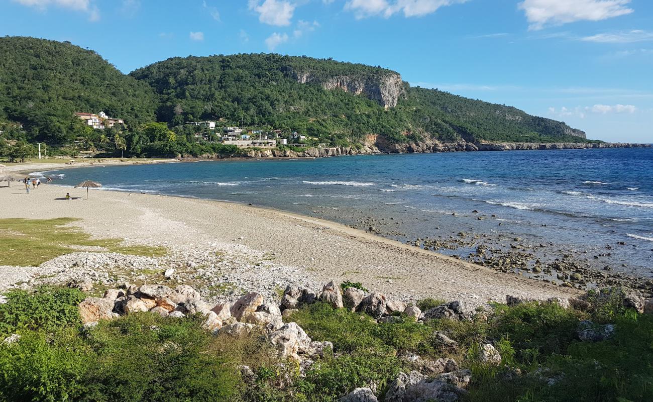 Playa de Siboney'in fotoğrafı hafif çakıl yüzey ile