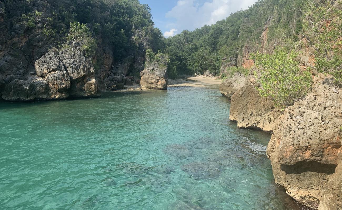 Playa Guajimico'in fotoğrafı açık bej kum yüzey ile