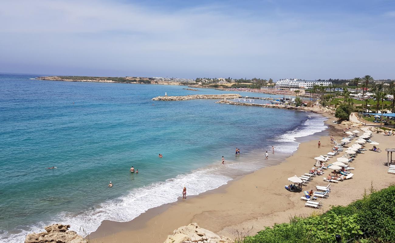 Coral Bay'in fotoğrafı parlak ince kum yüzey ile