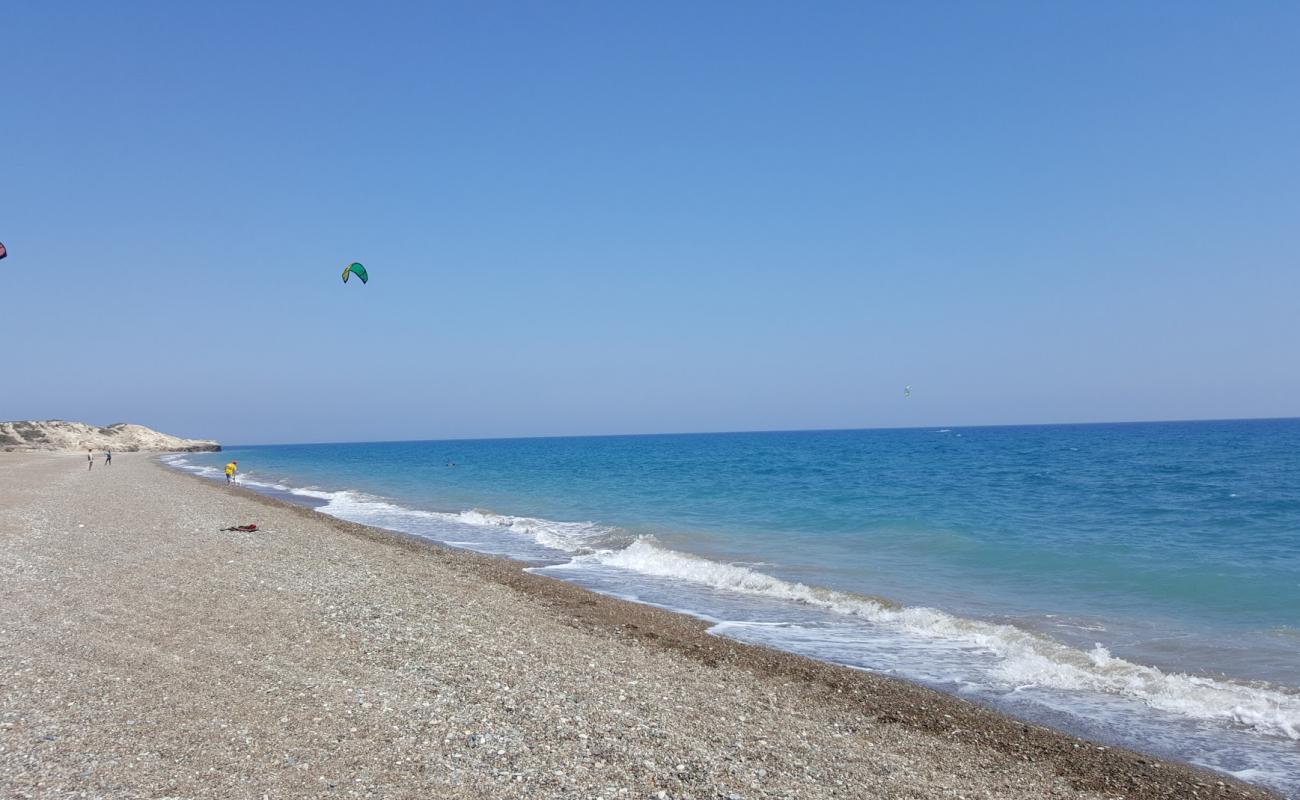 Paramali Turtle beach'in fotoğrafı bej kum ve çakıl yüzey ile