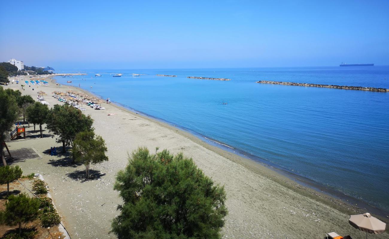 Akti Olympion beach'in fotoğrafı açık bej kum yüzey ile