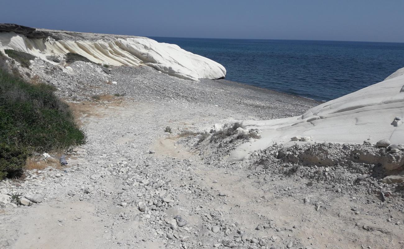 Limassol Dog's beach'in fotoğrafı gri çakıl taşı yüzey ile