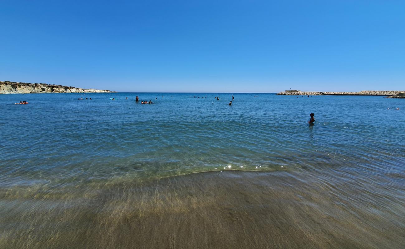 Alaminos beach'in fotoğrafı gri kum yüzey ile