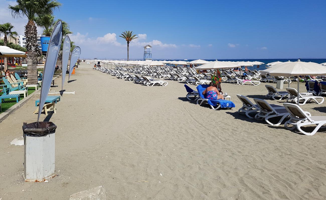 Kastella beach'in fotoğrafı i̇nce gri kum yüzey ile