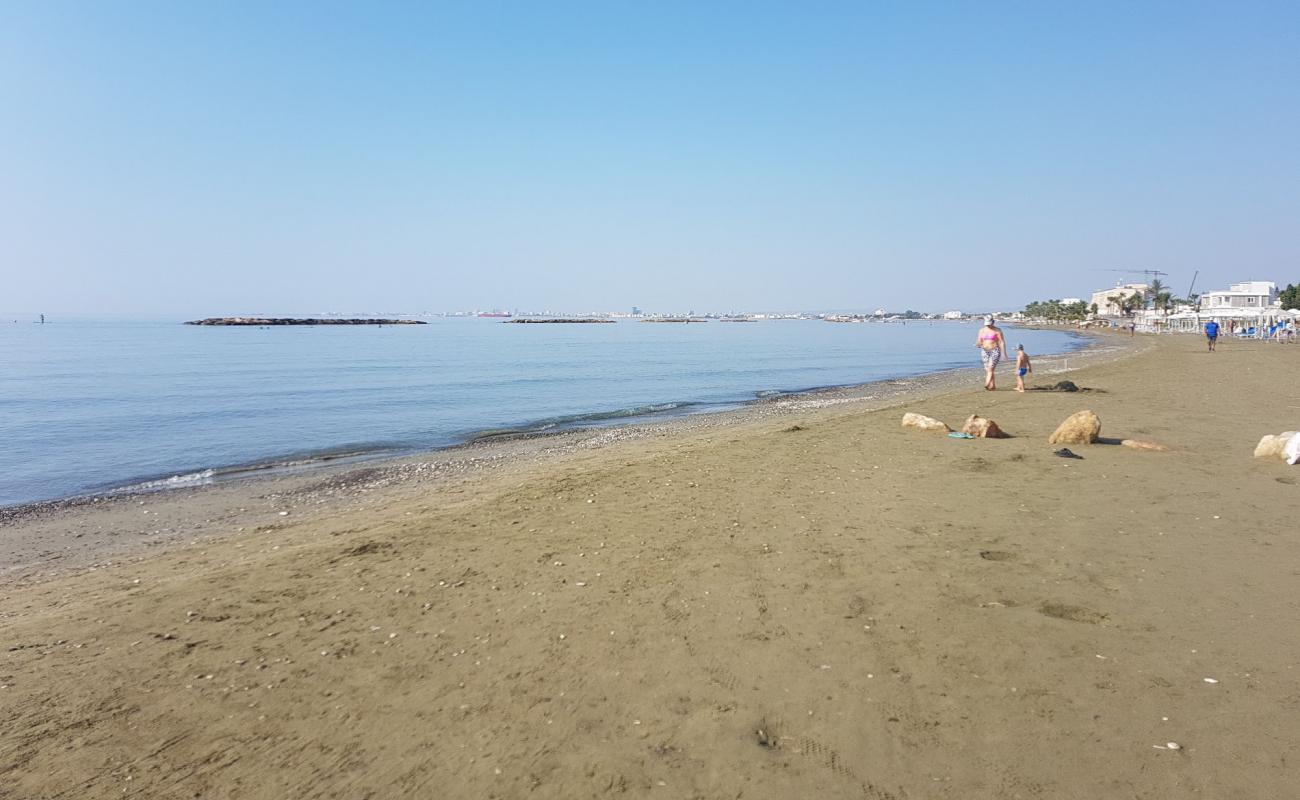 Yanathes beach'in fotoğrafı gri kum yüzey ile