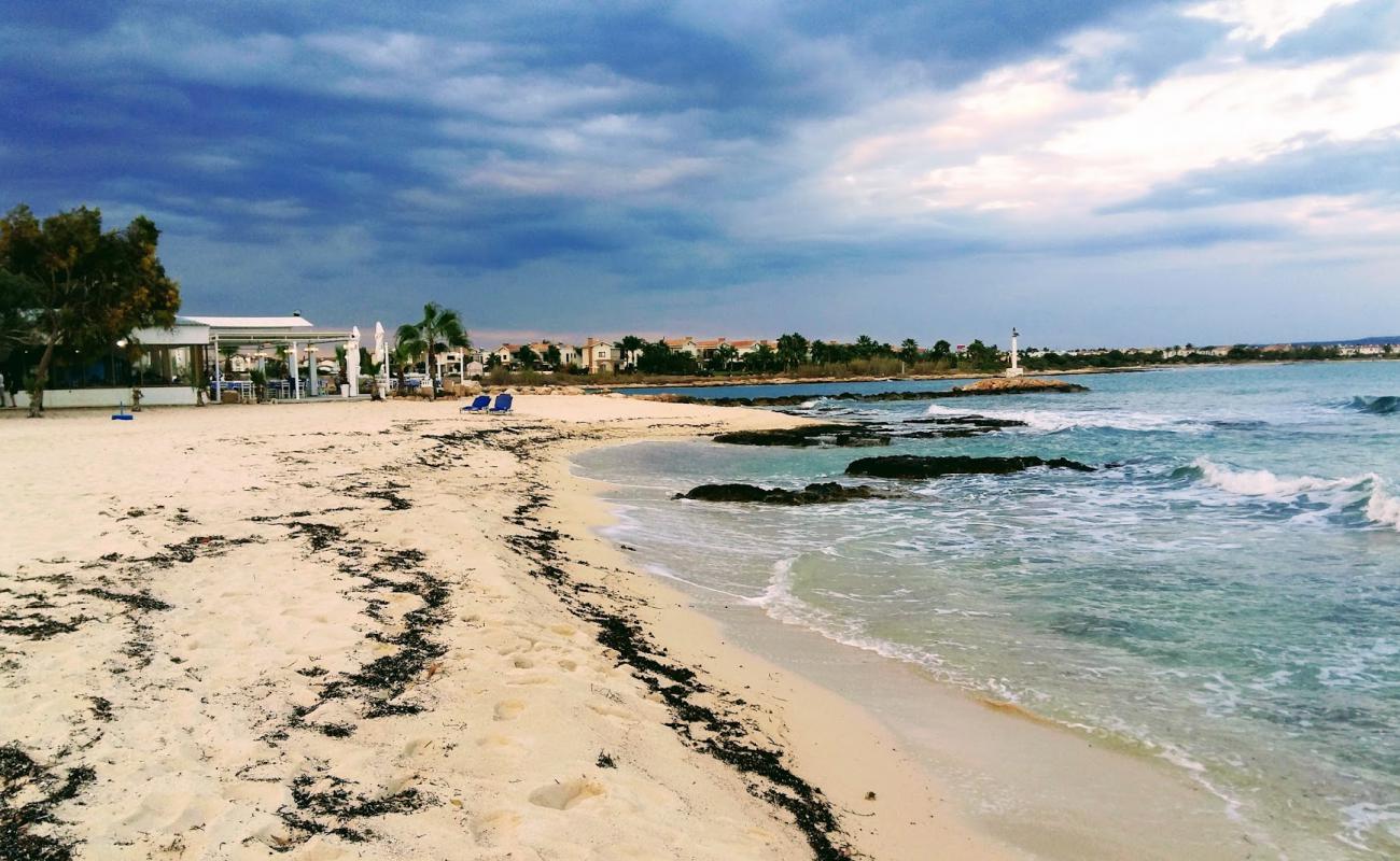 Liopetri beach'in fotoğrafı parlak kum yüzey ile