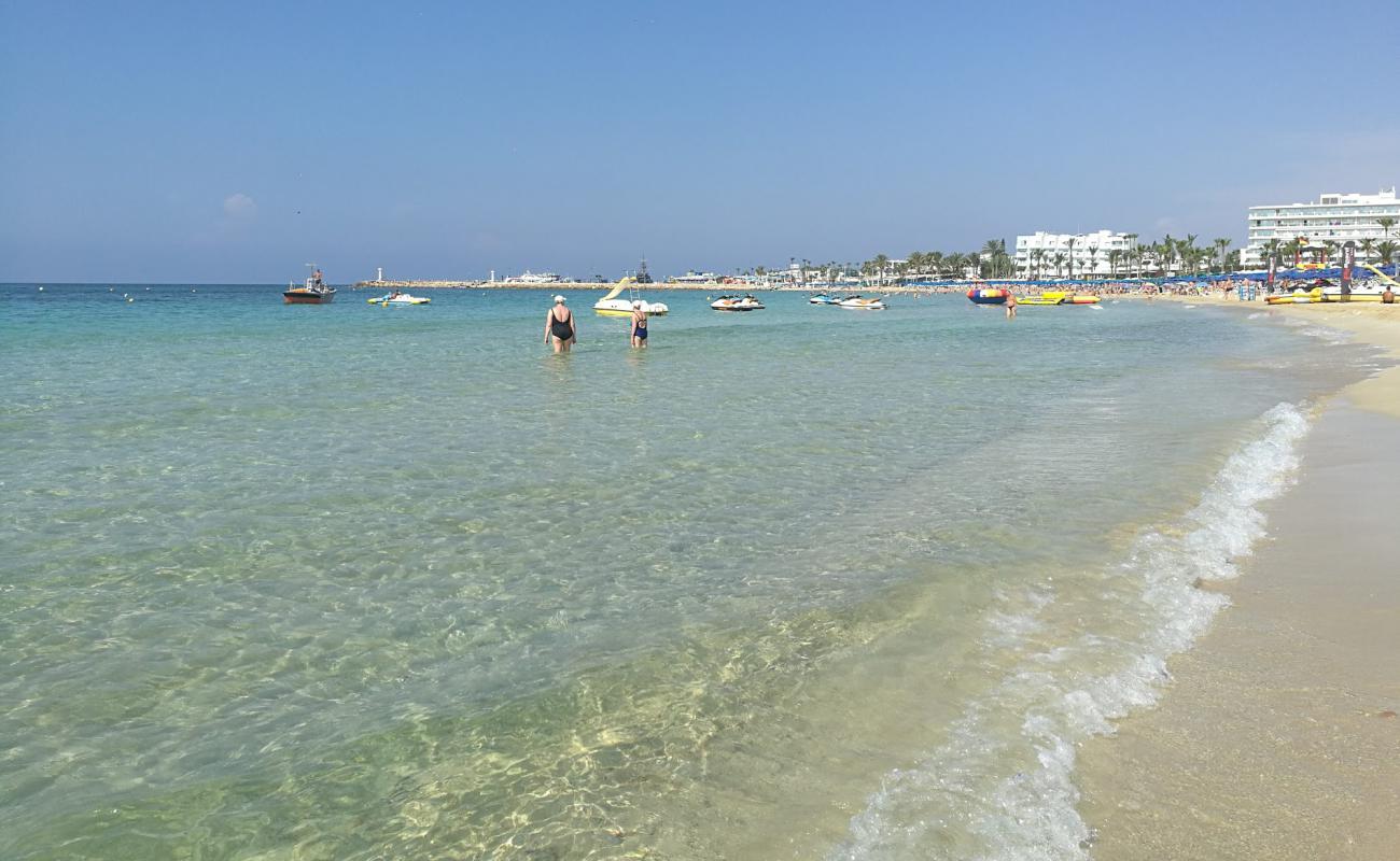 Pantachou beach'in fotoğrafı i̇nce bej kum yüzey ile