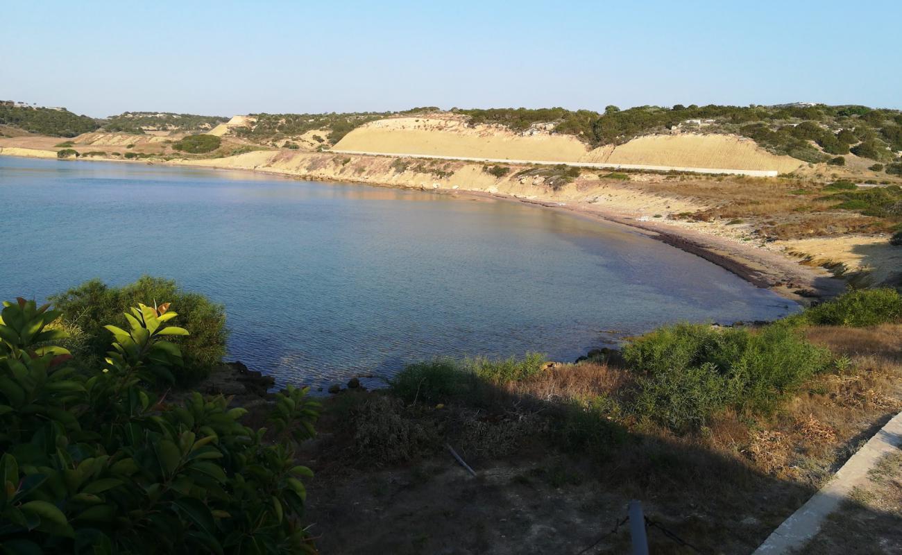 Unnamed beach'in fotoğrafı açık bej kum yüzey ile