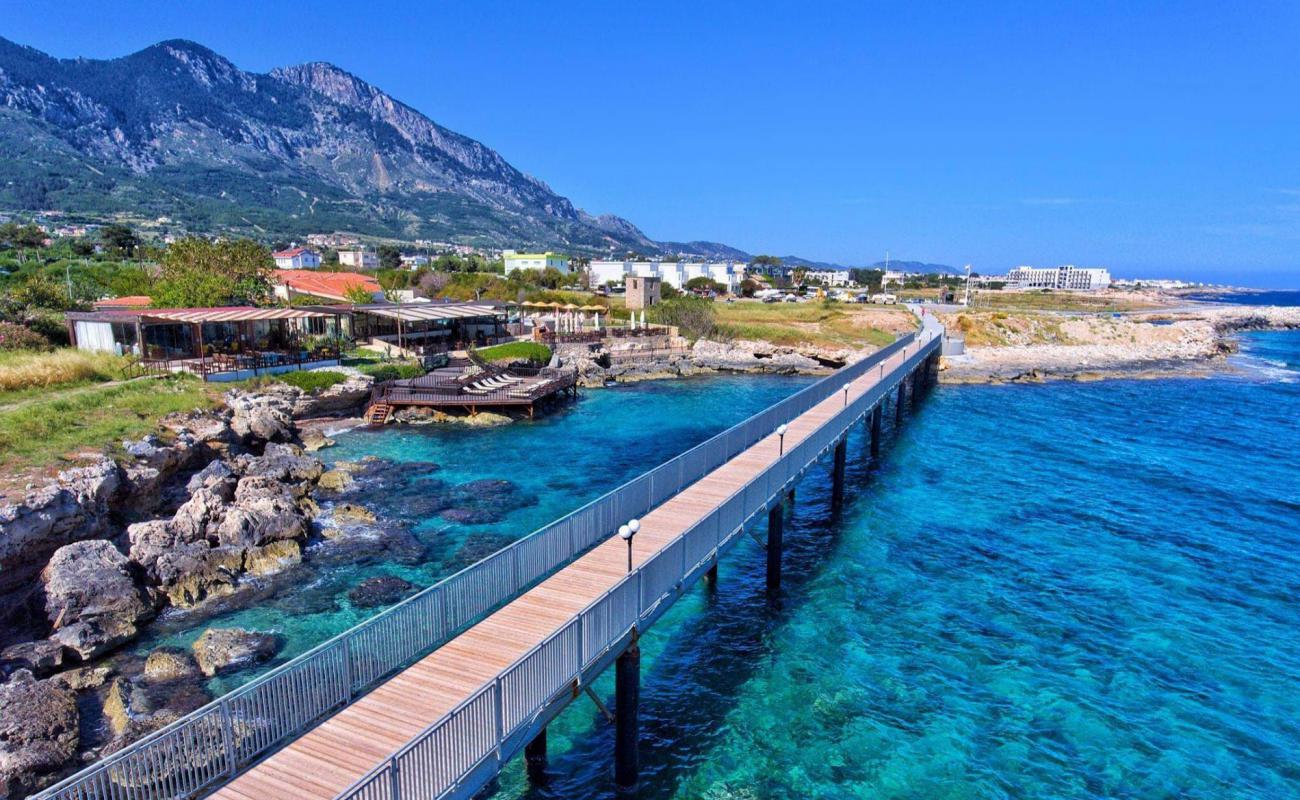 Silver Rocks Beach'in fotoğrafı beton kaplı yüzey yüzey ile