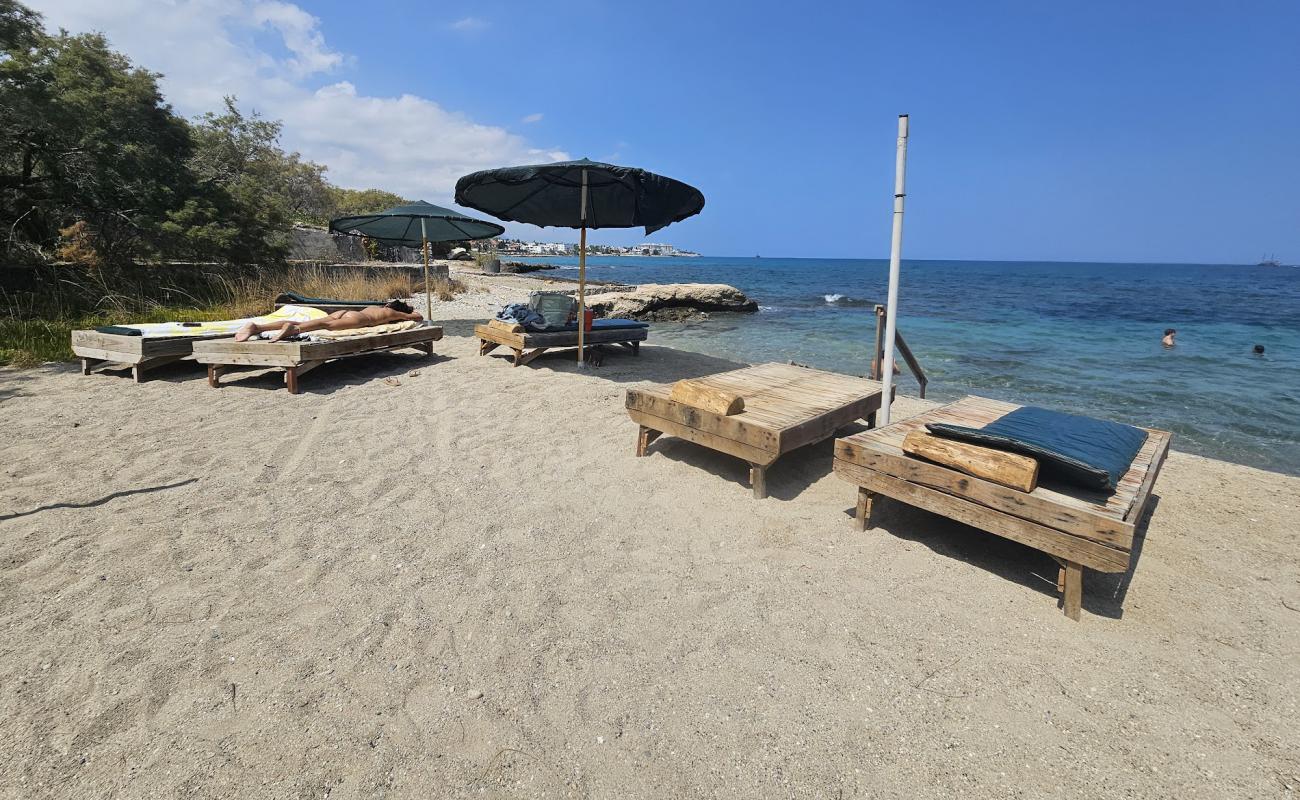 Riviera Beach'in fotoğrafı açık bej kum yüzey ile
