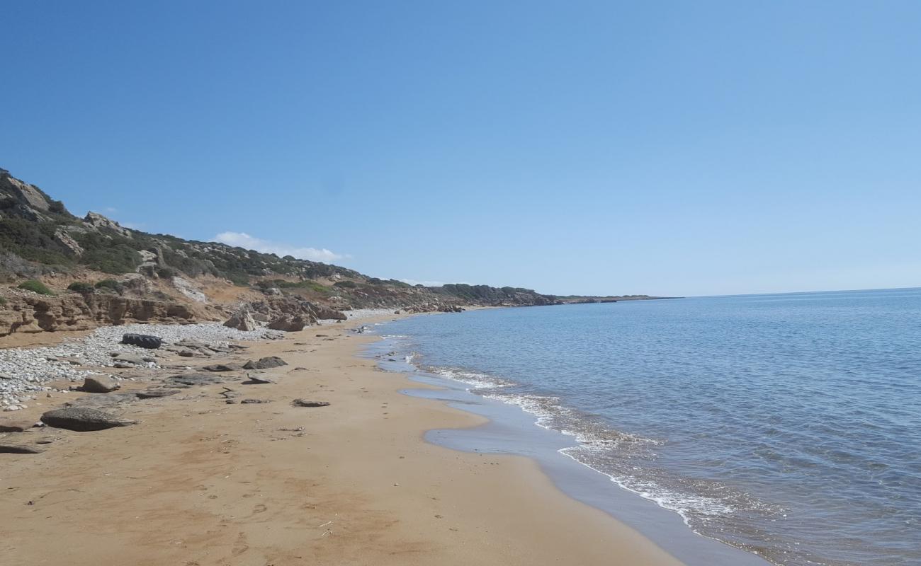 Nitovikla Kalesi Beach'in fotoğrafı açık bej kum yüzey ile