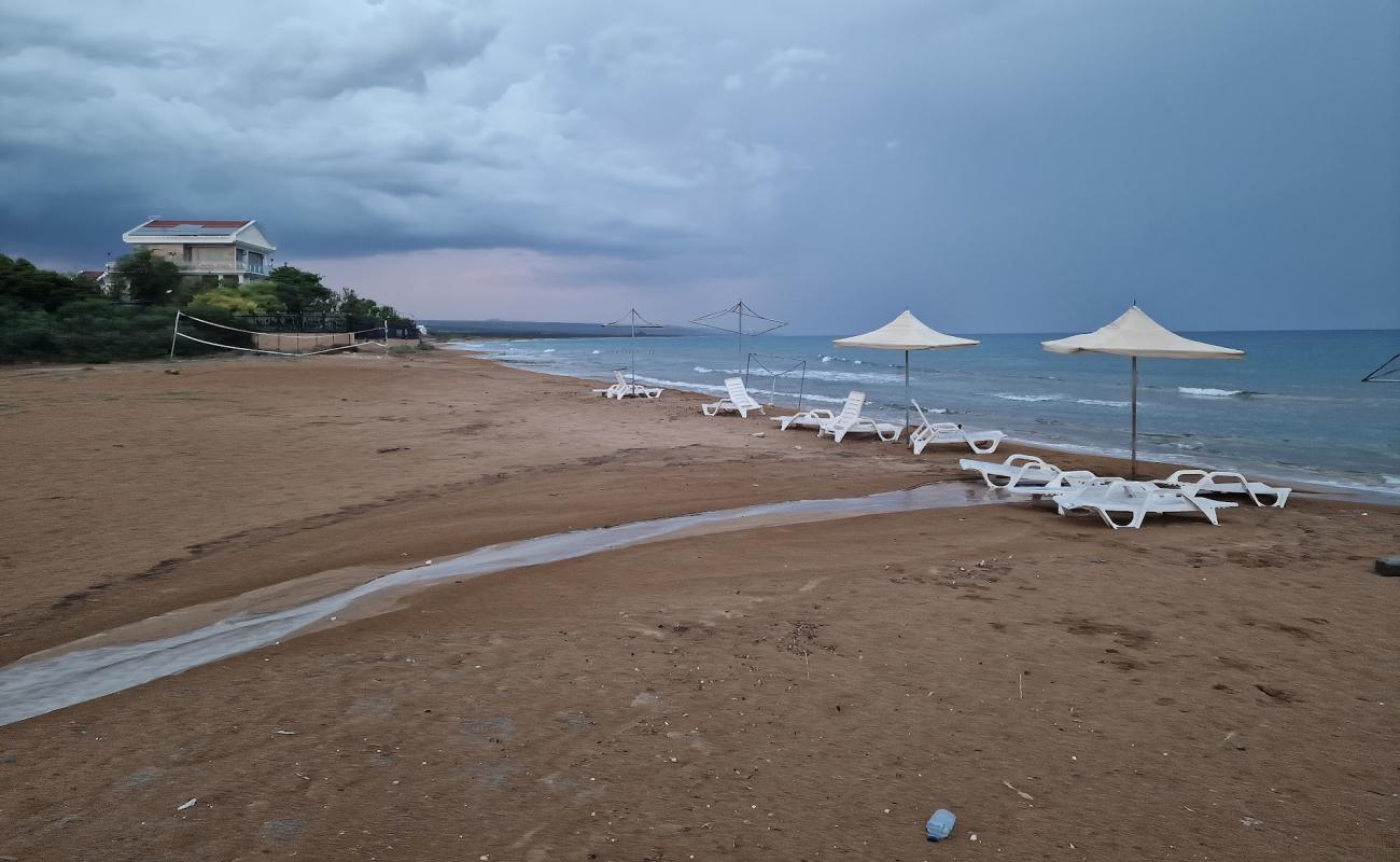 Kumyali Beach'in fotoğrafı açık bej kum yüzey ile