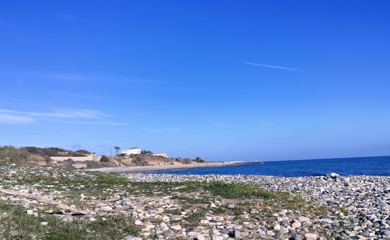 Mazotou Beach'in fotoğrafı gri çakıl taşı yüzey ile