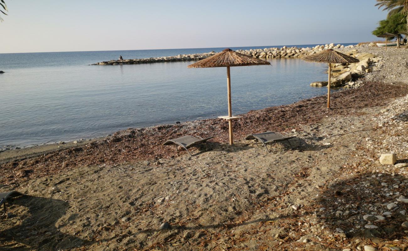 Elya Beach'in fotoğrafı gri kum ve çakıllar yüzey ile