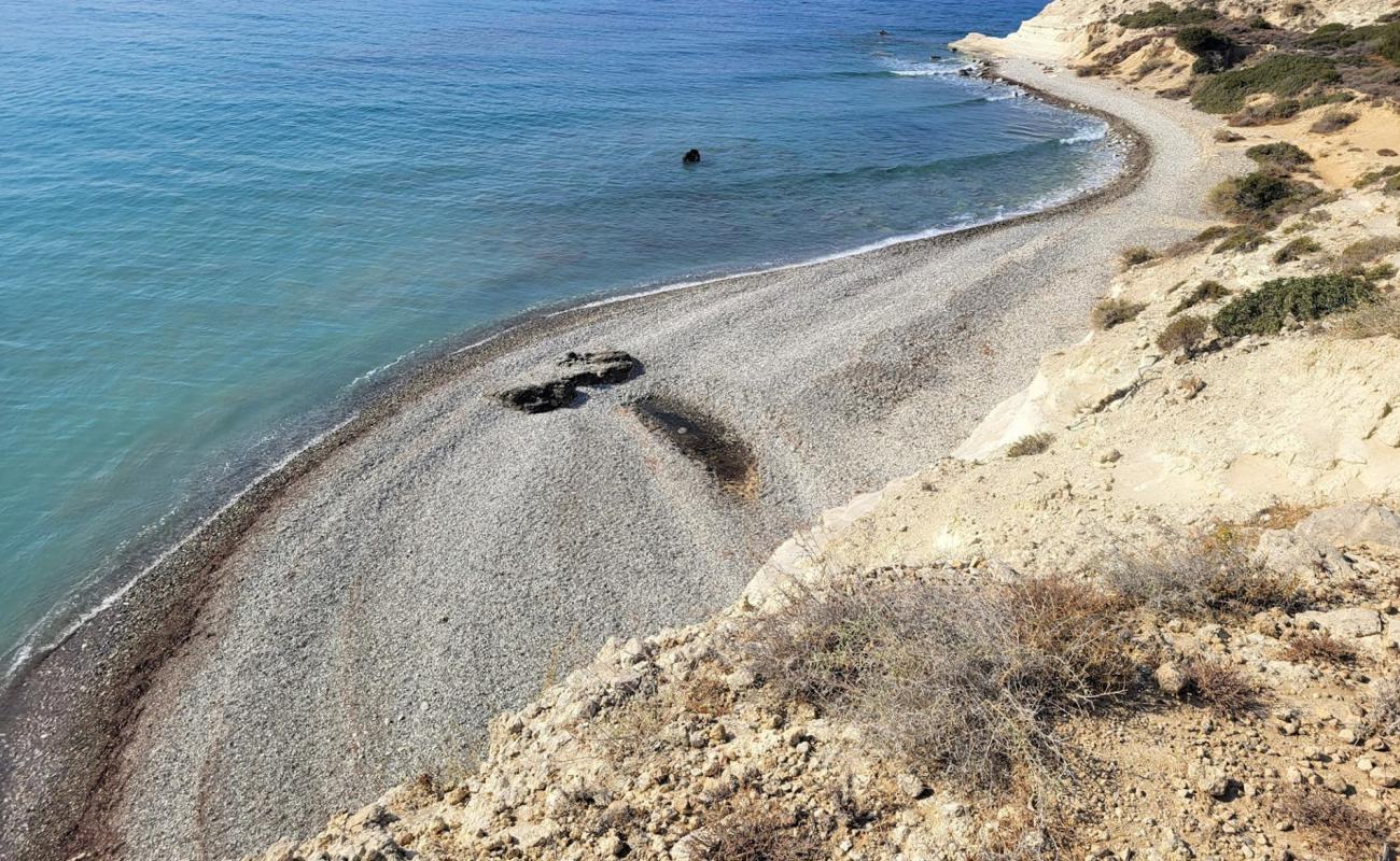 Skiplili Beach'in fotoğrafı gri çakıl taşı yüzey ile