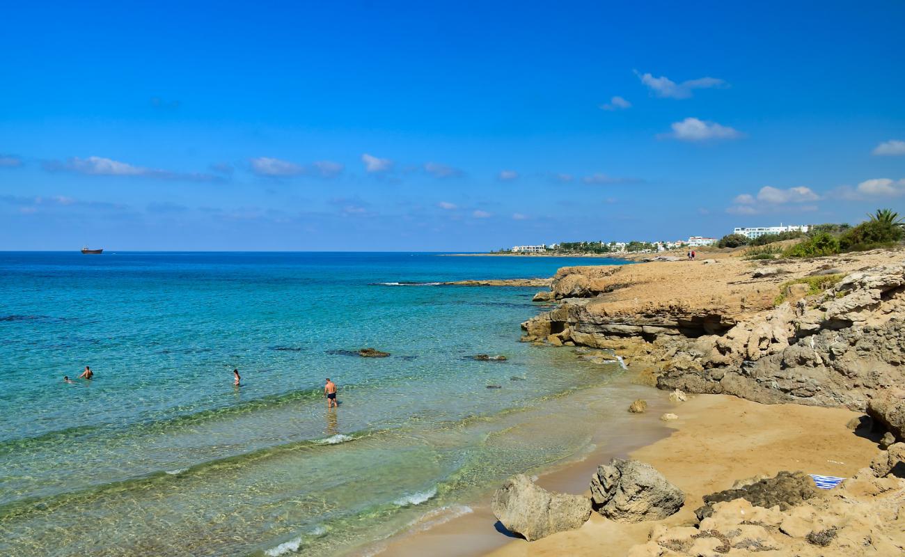 Vrexi Beach'in fotoğrafı gri kum ve çakıllar yüzey ile