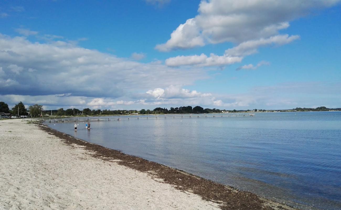 Binderup Beach'in fotoğrafı açık bej kum yüzey ile