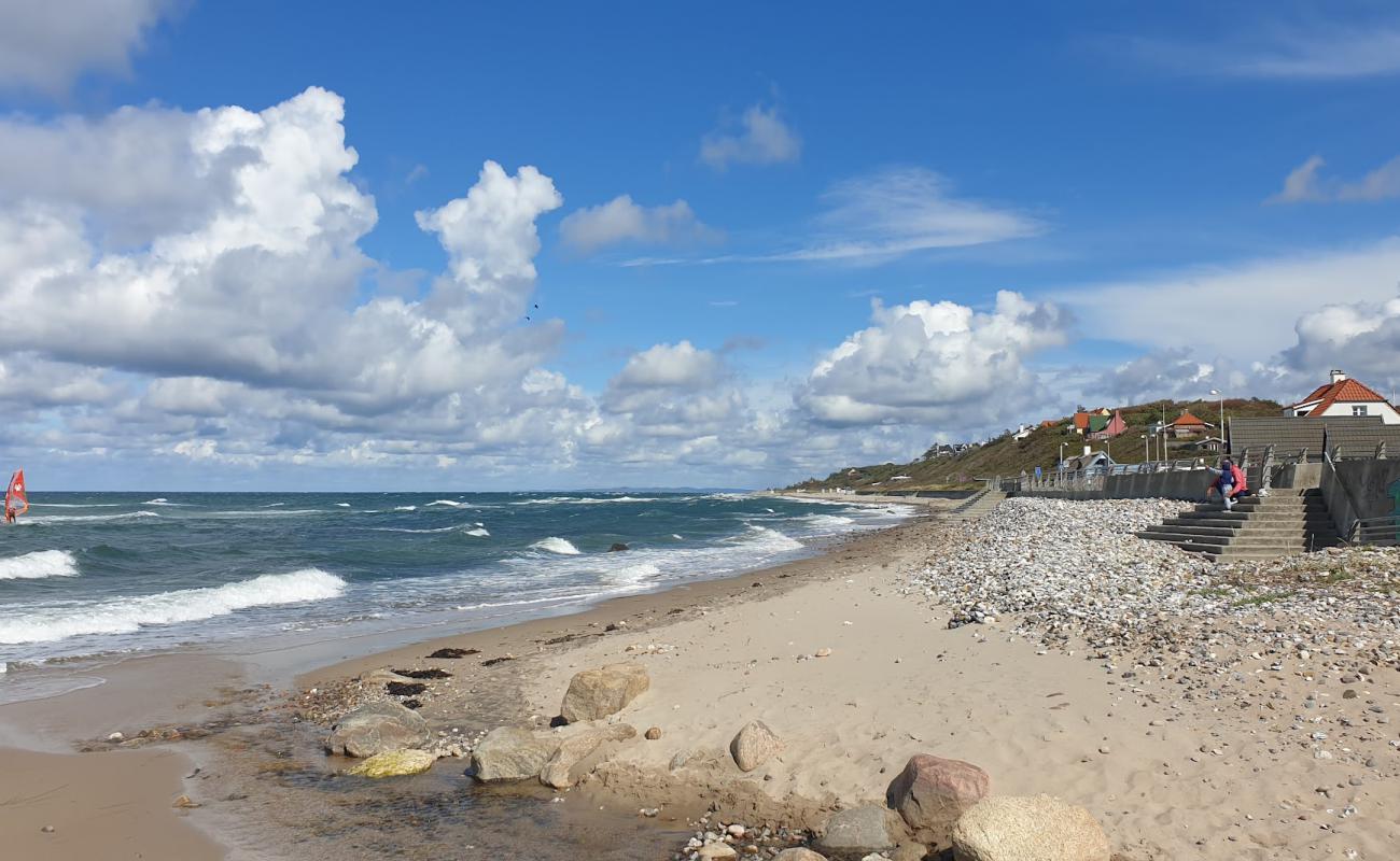 Rageieje Beach'in fotoğrafı çakıl ile kum yüzey ile