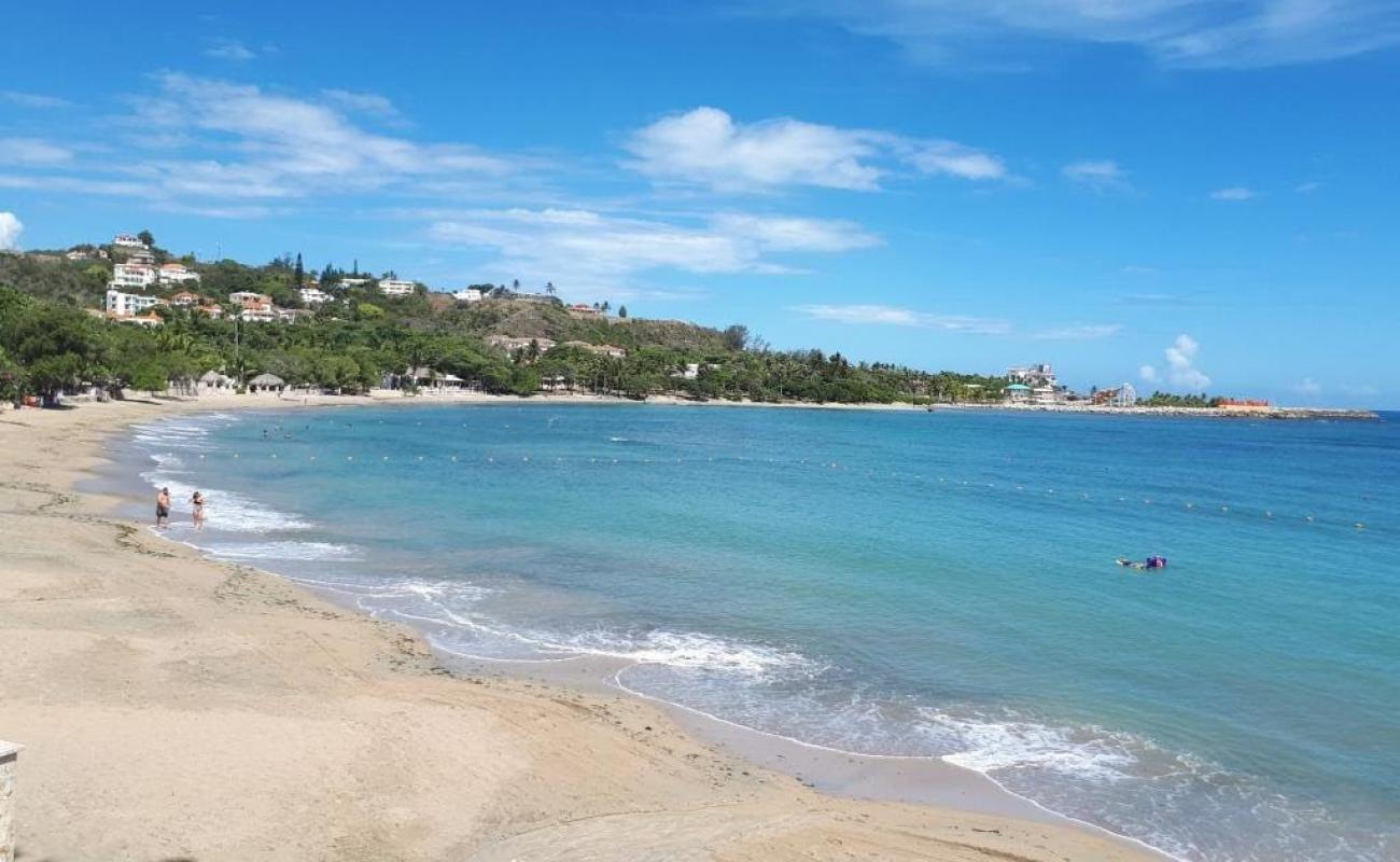Playa Cofresi'in fotoğrafı açık bej kum yüzey ile