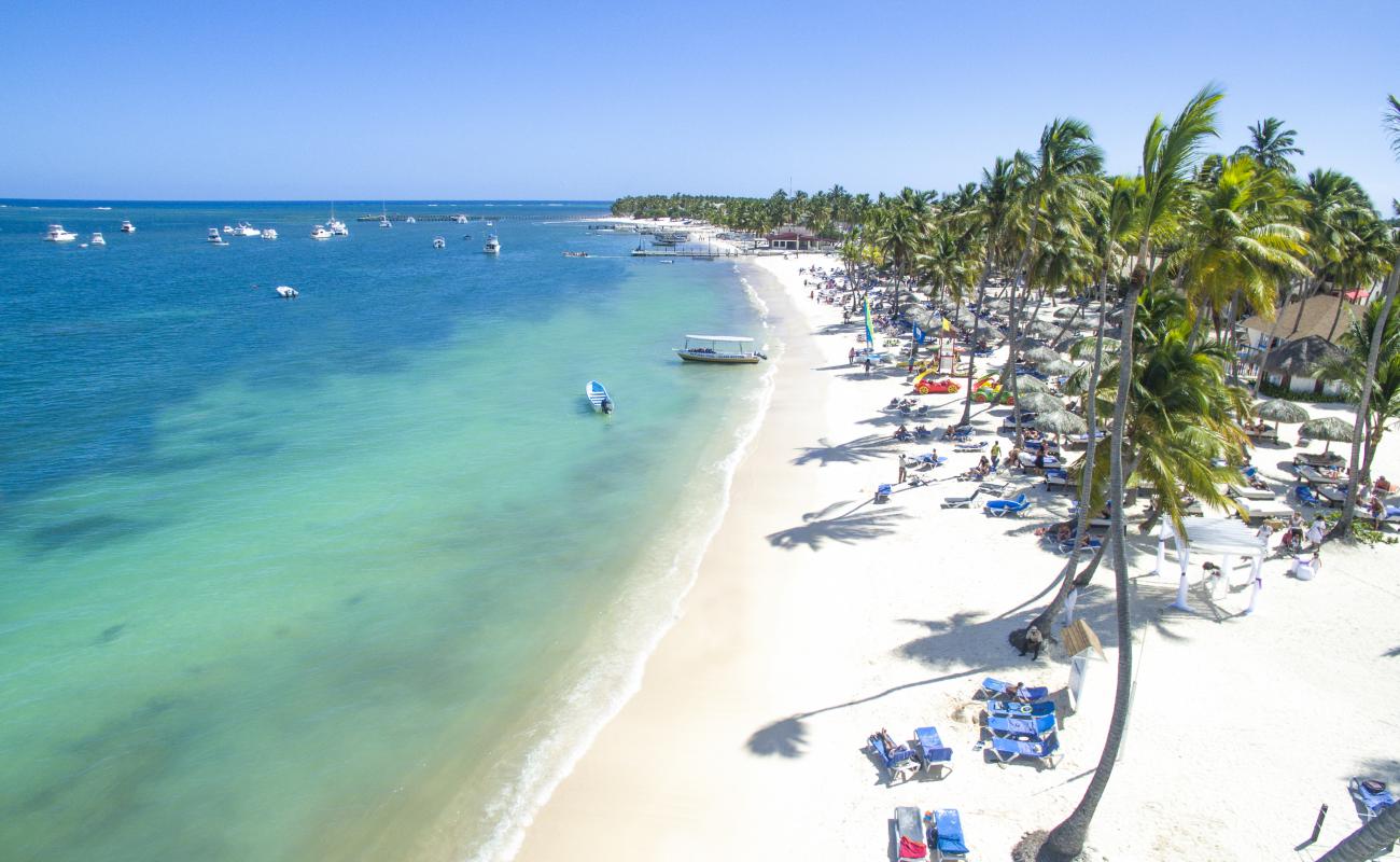 Punta Cana Plajı'in fotoğrafı parlak ince kum yüzey ile