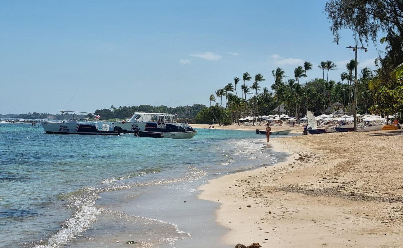 Minitas beach'in fotoğrafı parlak ince kum yüzey ile