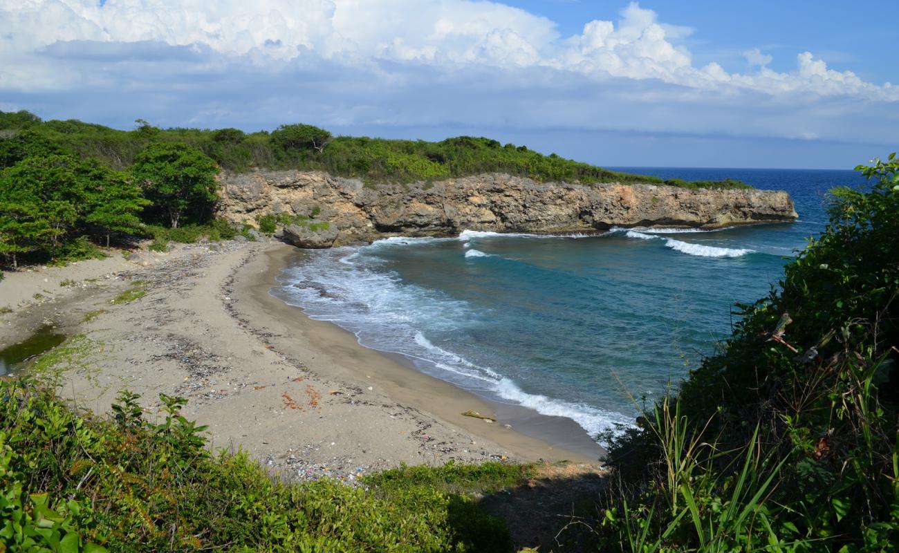 Los Nonos beach'in fotoğrafı gri kum yüzey ile