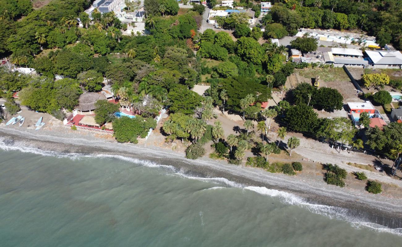 Almendros beach'in fotoğrafı gri ince çakıl taş yüzey ile