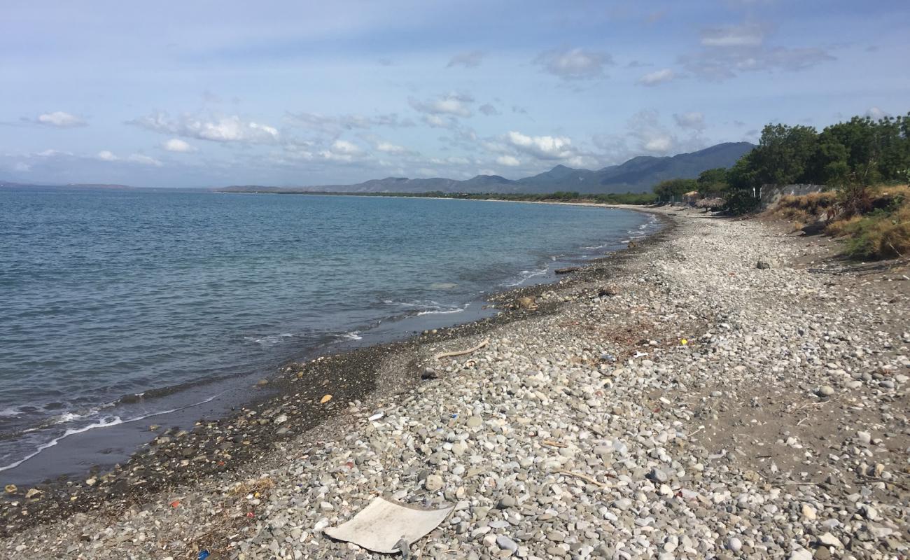 Viyeya beach'in fotoğrafı küçük gri çakıllar yüzey ile