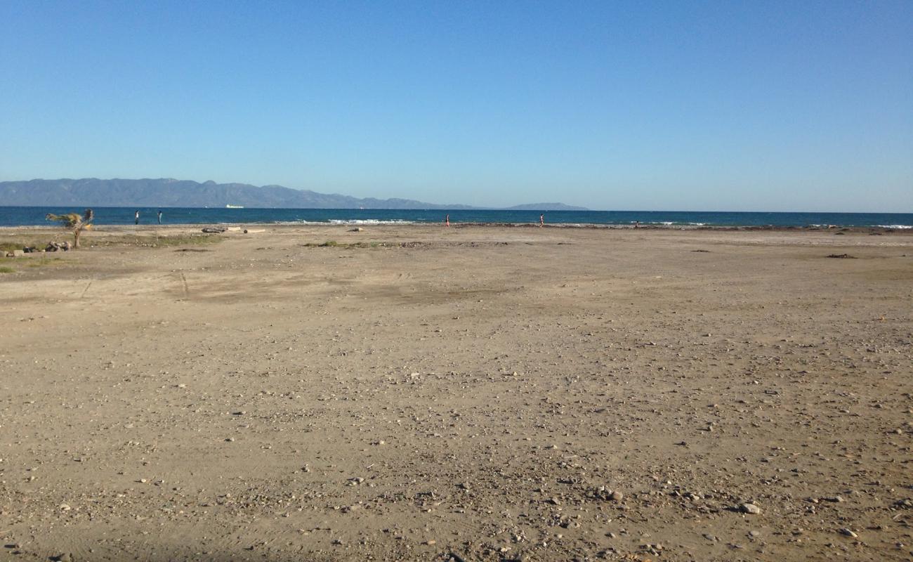 Monte Rio beach'in fotoğrafı gri kum yüzey ile