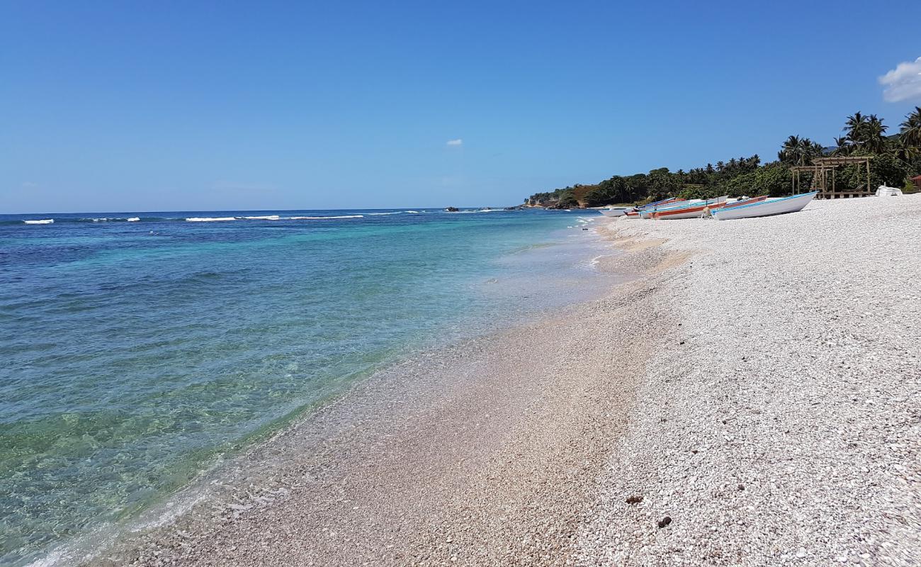 El Quemaito beach'in fotoğrafı hafif ince çakıl taş yüzey ile