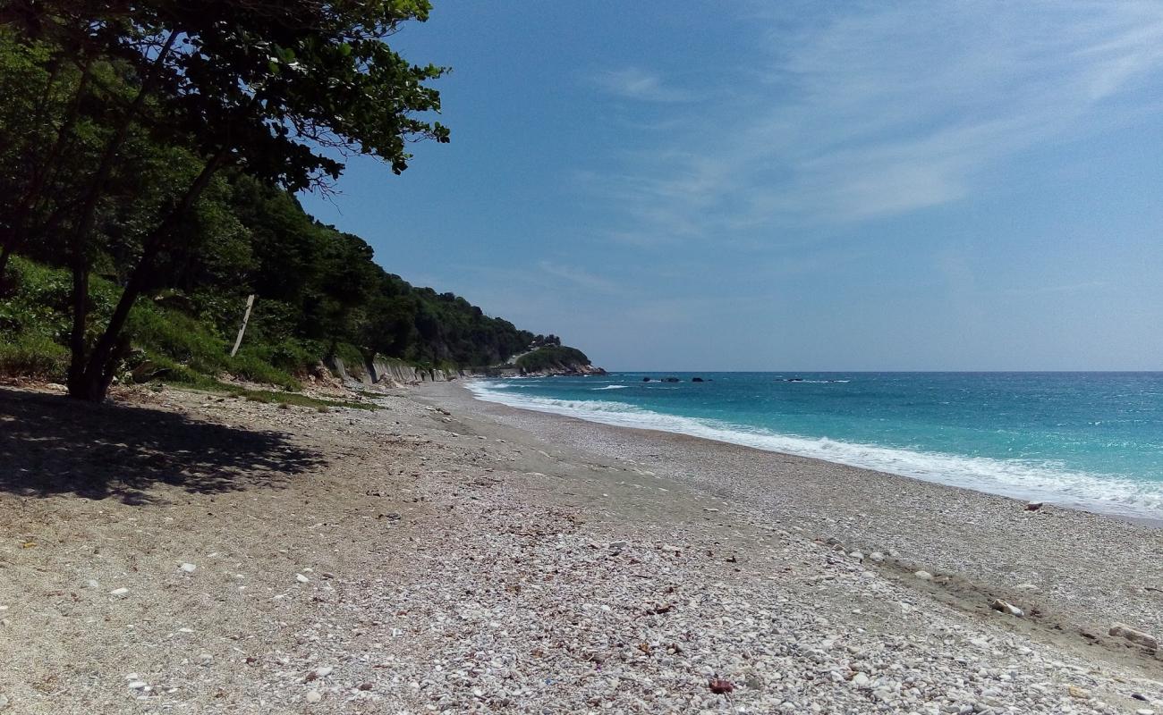 Bahoruco beach'in fotoğrafı hafif ince çakıl taş yüzey ile