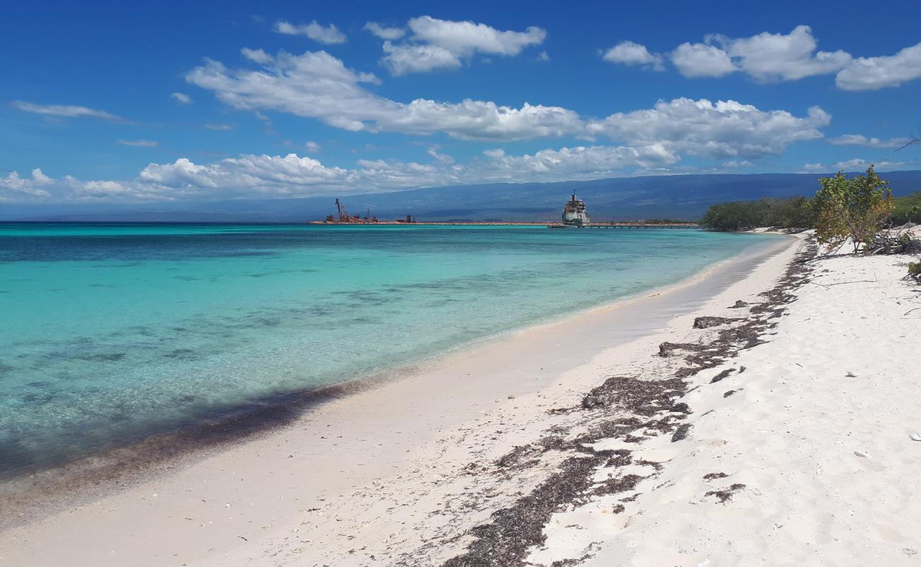 Cabo Rojo beach'in fotoğrafı parlak ince kum yüzey ile