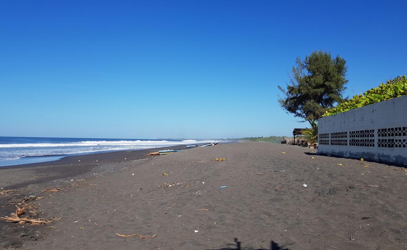 Lemones beach'in fotoğrafı kahverengi kum yüzey ile