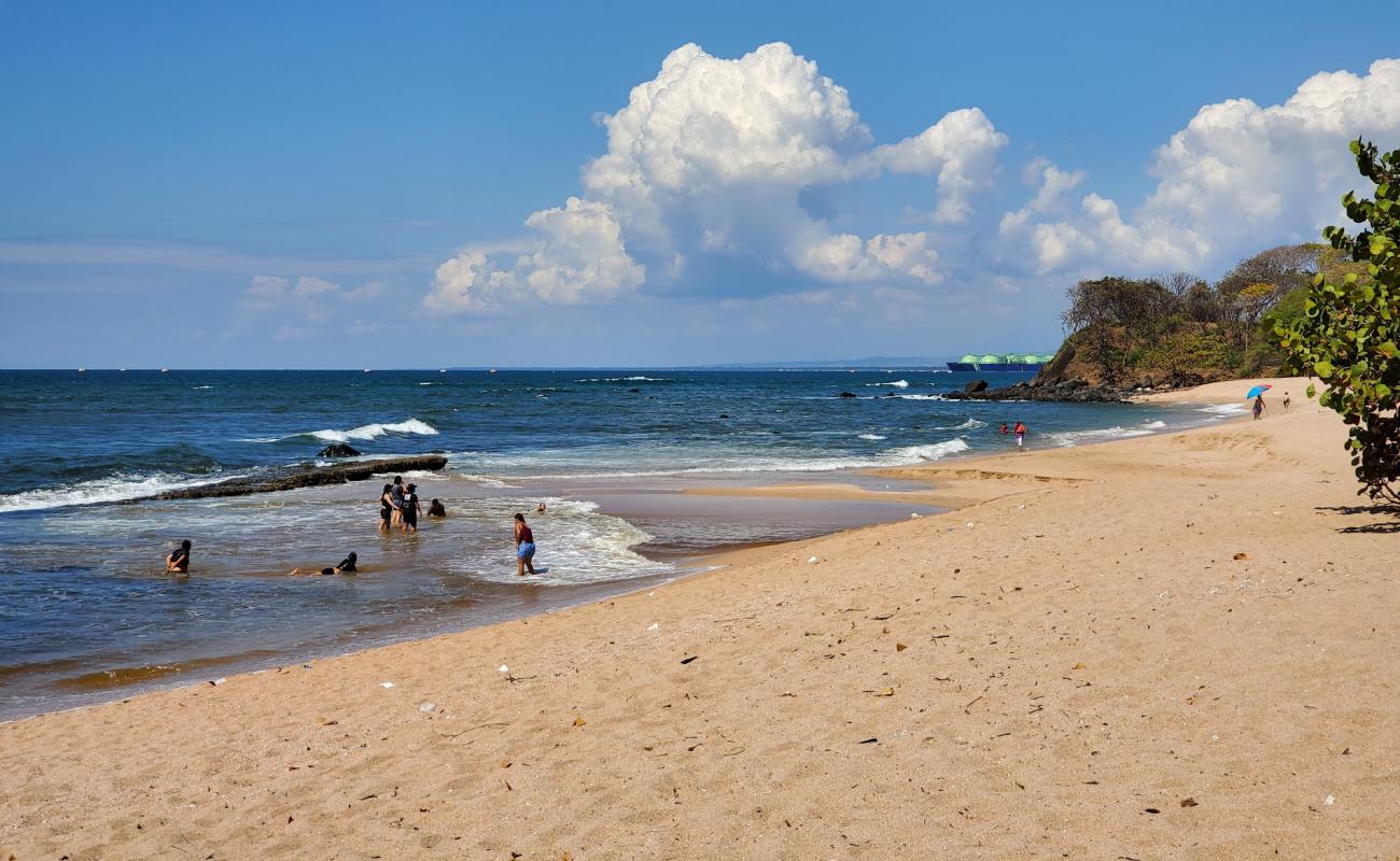 Los Almendros Beach'in fotoğrafı parlak kum yüzey ile