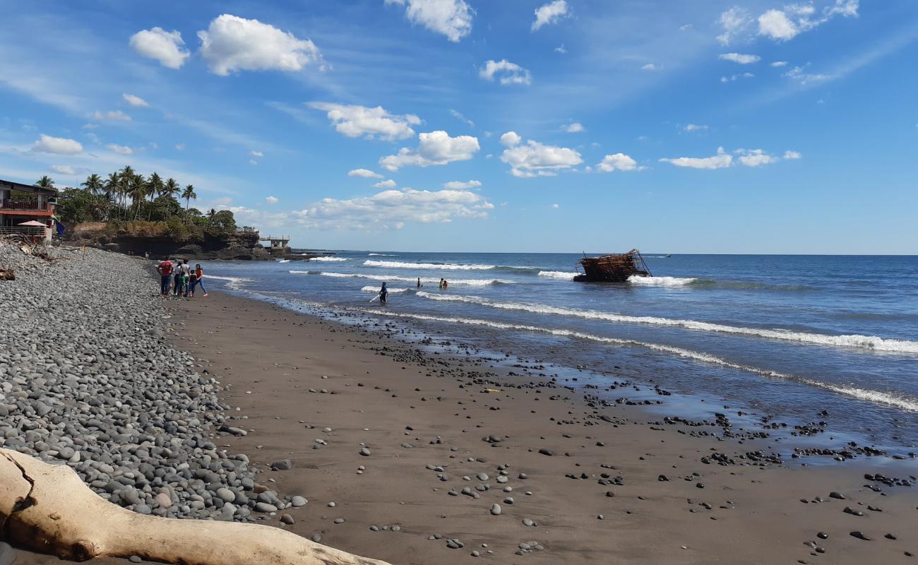 La Libertad beach'in fotoğrafı gri kum ve çakıl yüzey ile