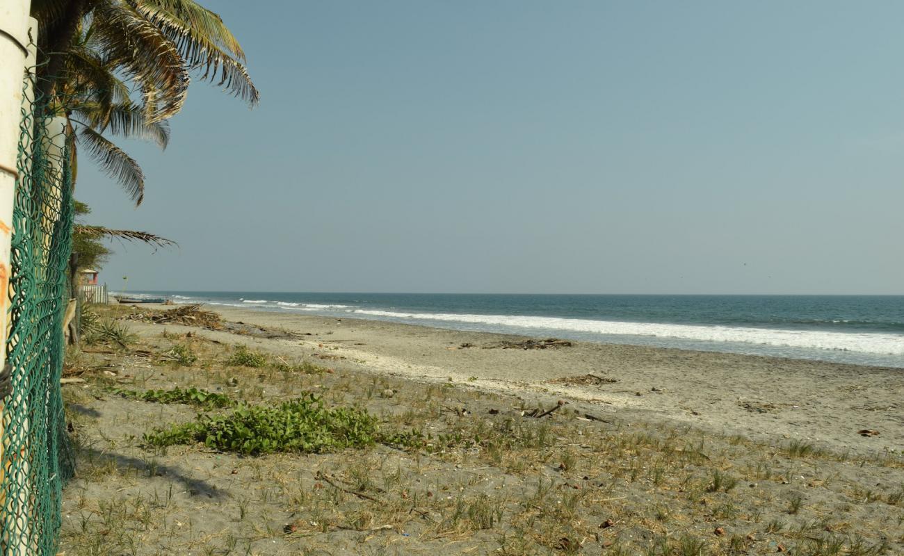 Zunganera beach'in fotoğrafı gri kum yüzey ile
