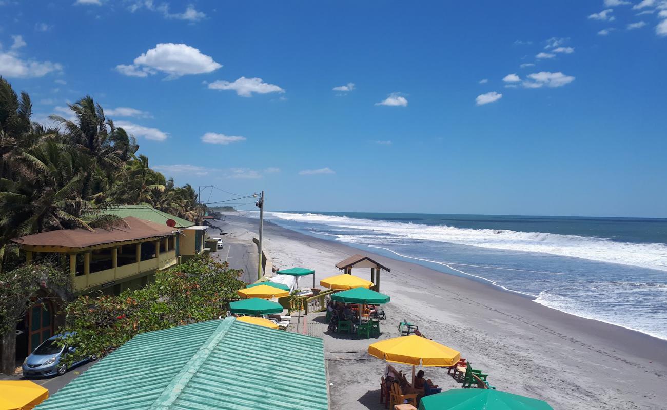 Surfing Pimental beach'in fotoğrafı gri kum yüzey ile