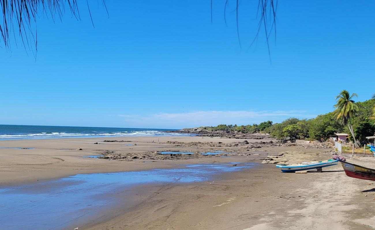 Negras beach'in fotoğrafı gri kum yüzey ile