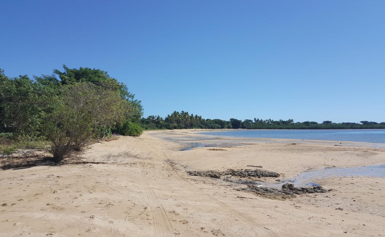 Saweni Beach'in fotoğrafı parlak kum yüzey ile