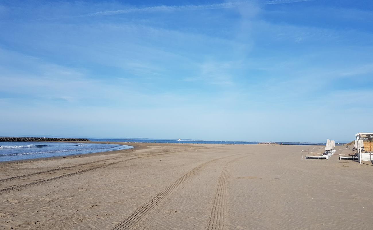 Baie de l'Amitie beach'in fotoğrafı parlak ince kum yüzey ile