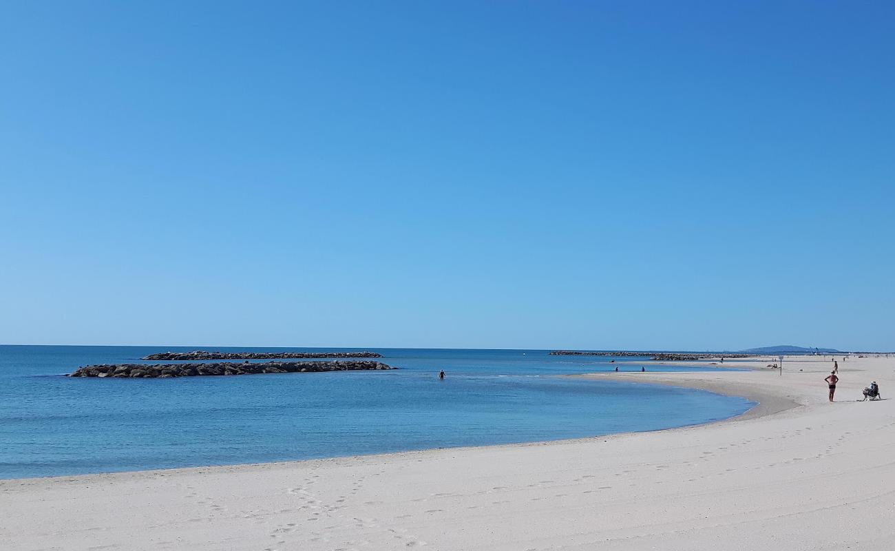Palavas beach'in fotoğrafı açık bej kum yüzey ile