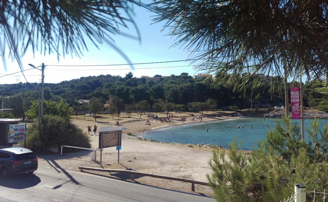 Laurons beach'in fotoğrafı parlak kum yüzey ile