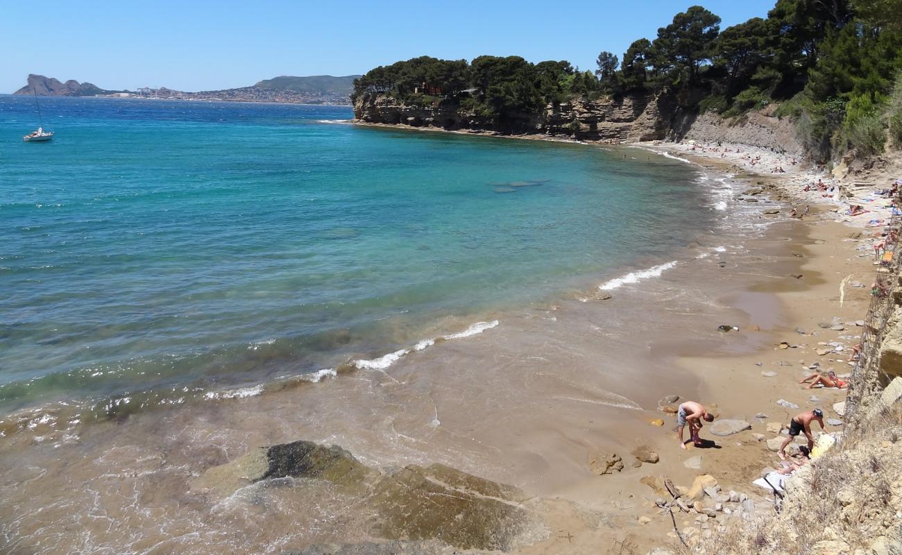 Plage du Liouquet'in fotoğrafı bej kum ve kayalar yüzey ile