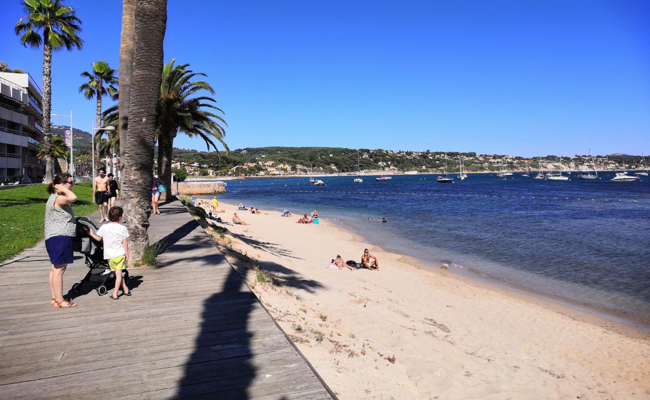 Plage centrale'in fotoğrafı parlak kum yüzey ile