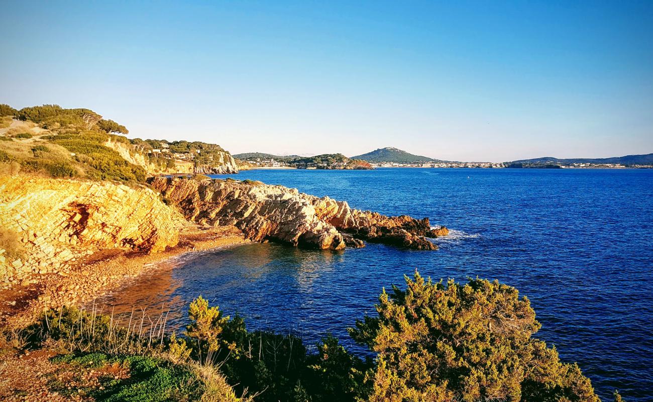 Avenue de la Corniche II'in fotoğrafı taşlı kum yüzey ile