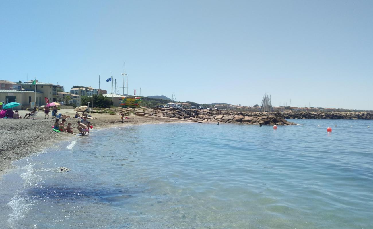 Plage de la Coudouliere II'in fotoğrafı gri ince çakıl taş yüzey ile